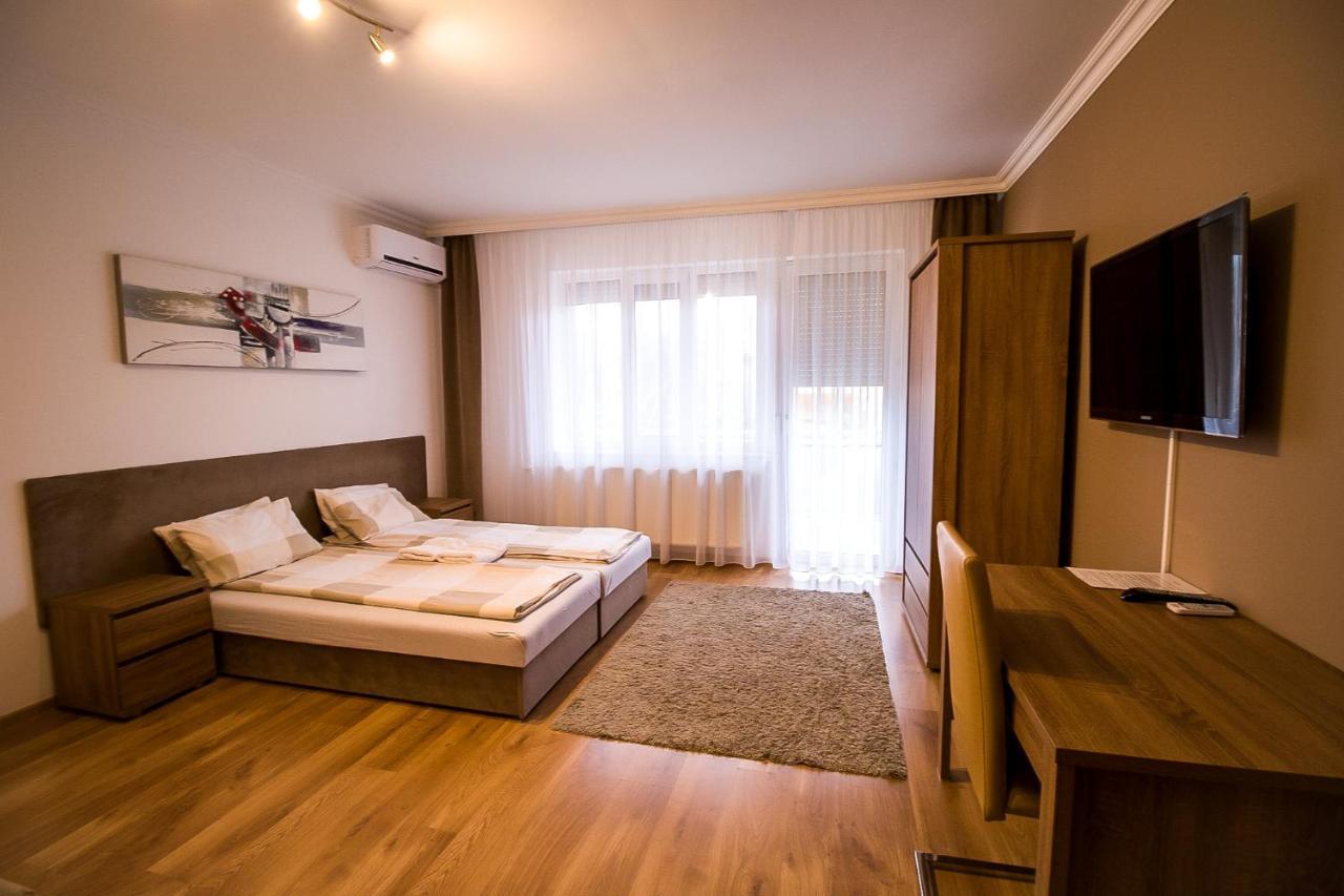 Thermal Next II Weninger Apartman Kiskunhalas Esterno foto