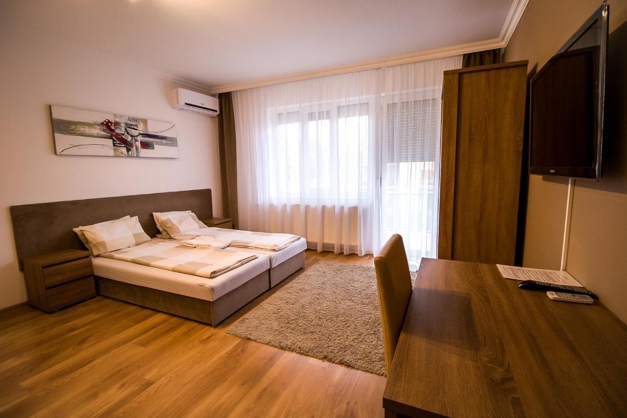 Thermal Next II Weninger Apartman Kiskunhalas Esterno foto