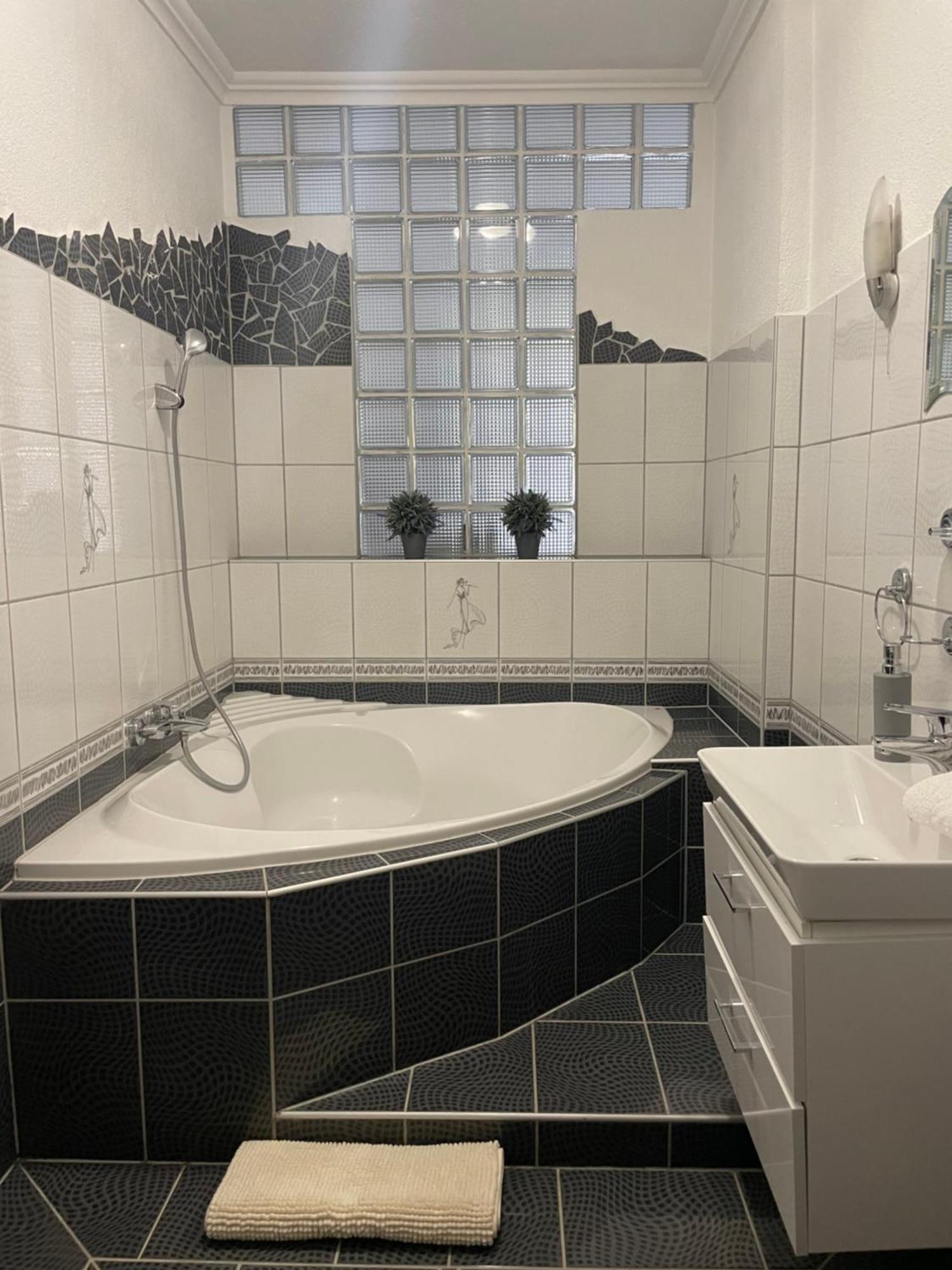 Thermal Next II Weninger Apartman Kiskunhalas Esterno foto